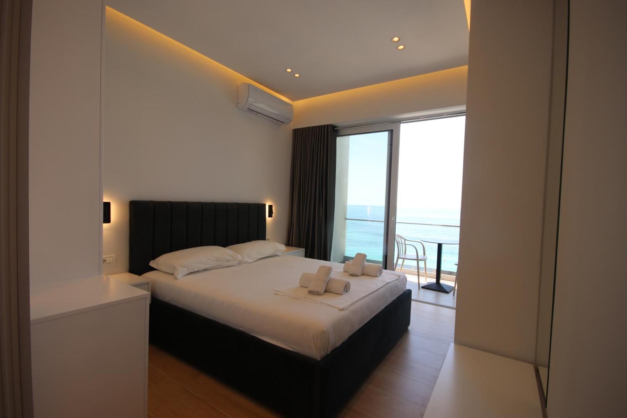Emily'S Hotel Himare Exterior foto