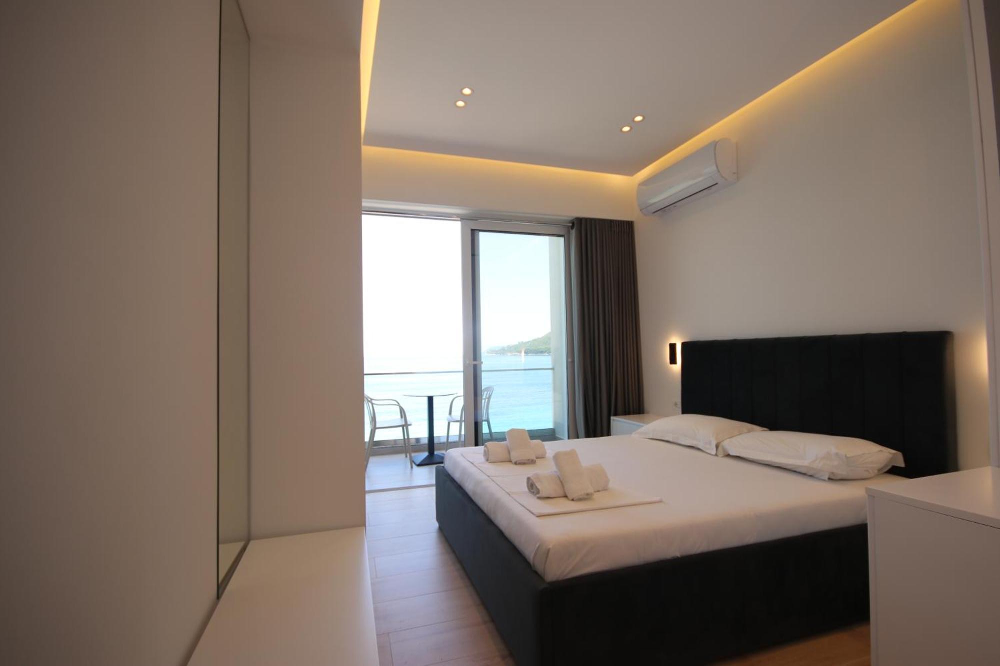 Emily'S Hotel Himare Exterior foto