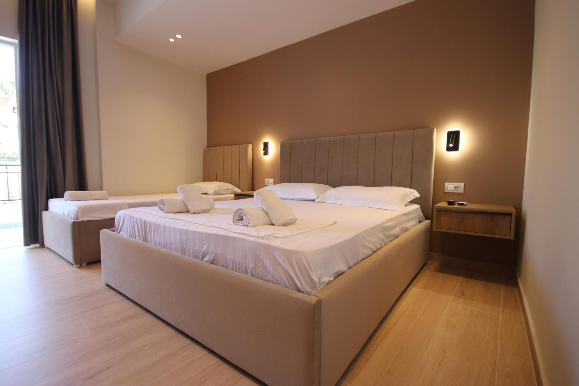 Emily'S Hotel Himare Exterior foto