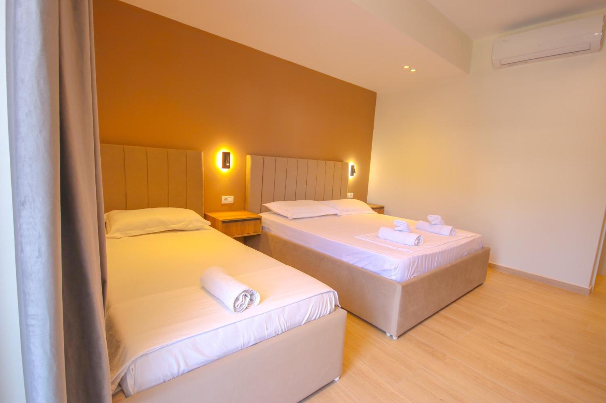 Emily'S Hotel Himare Exterior foto