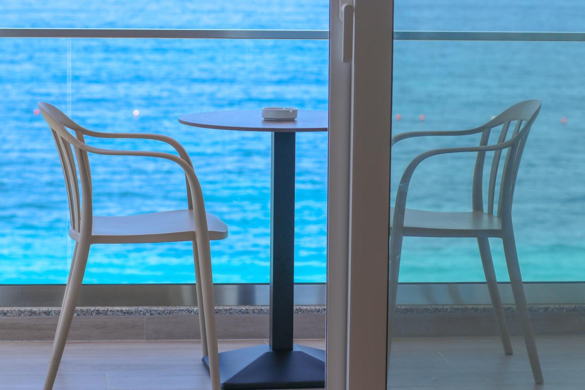 Emily'S Hotel Himare Exterior foto