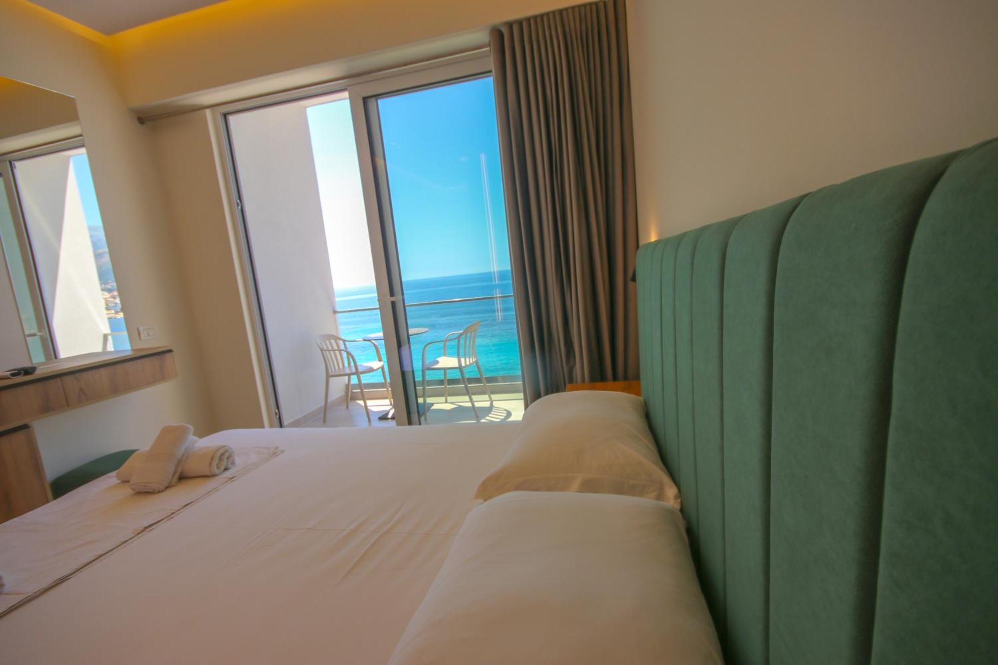 Emily'S Hotel Himare Exterior foto
