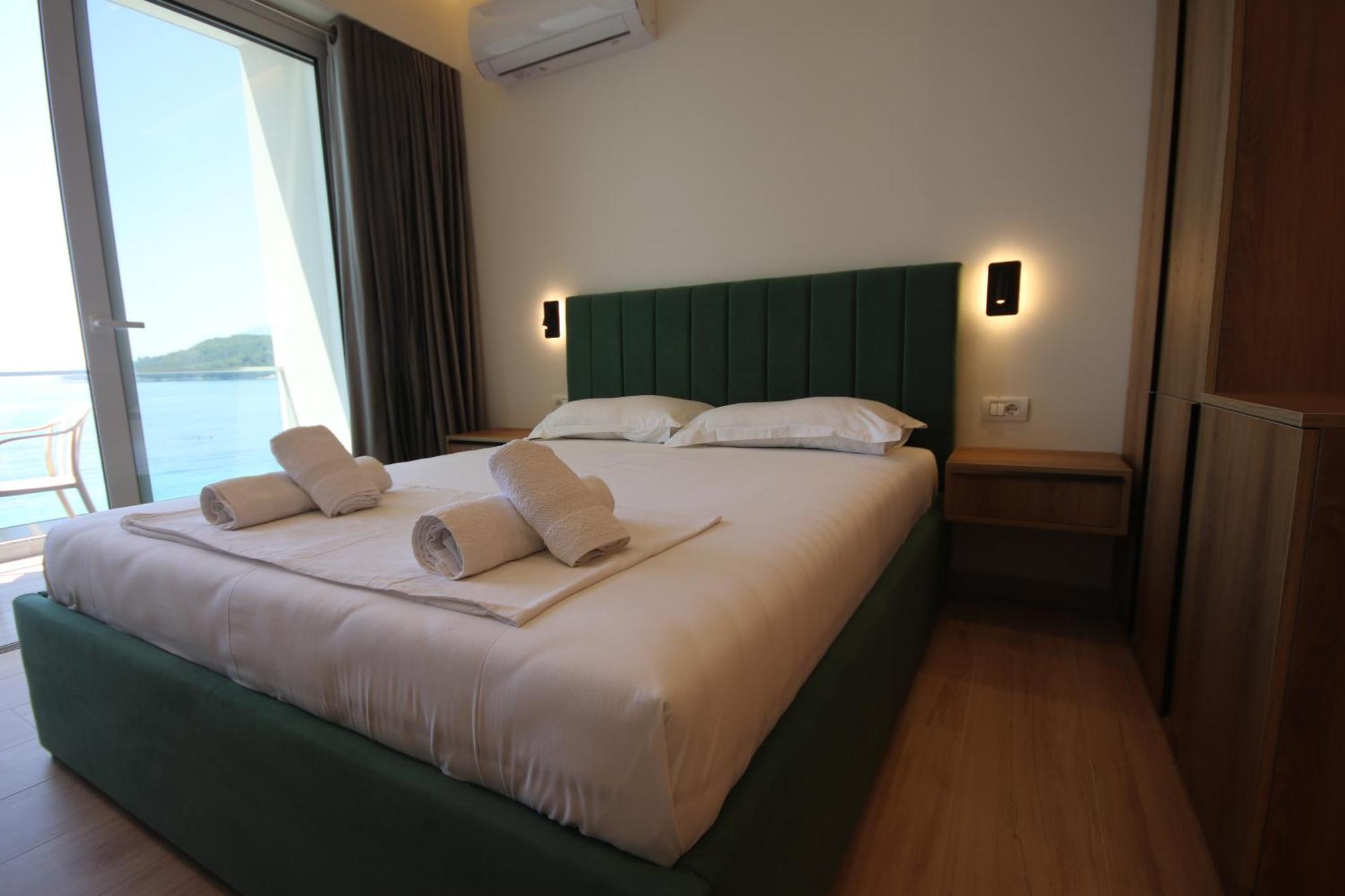 Emily'S Hotel Himare Exterior foto