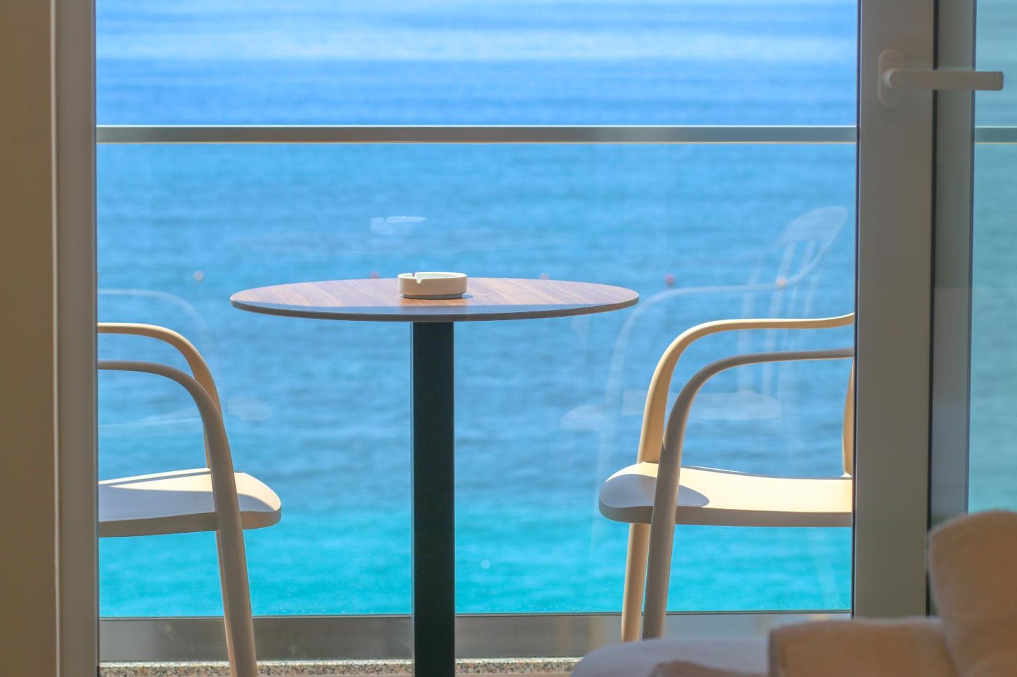 Emily'S Hotel Himare Exterior foto