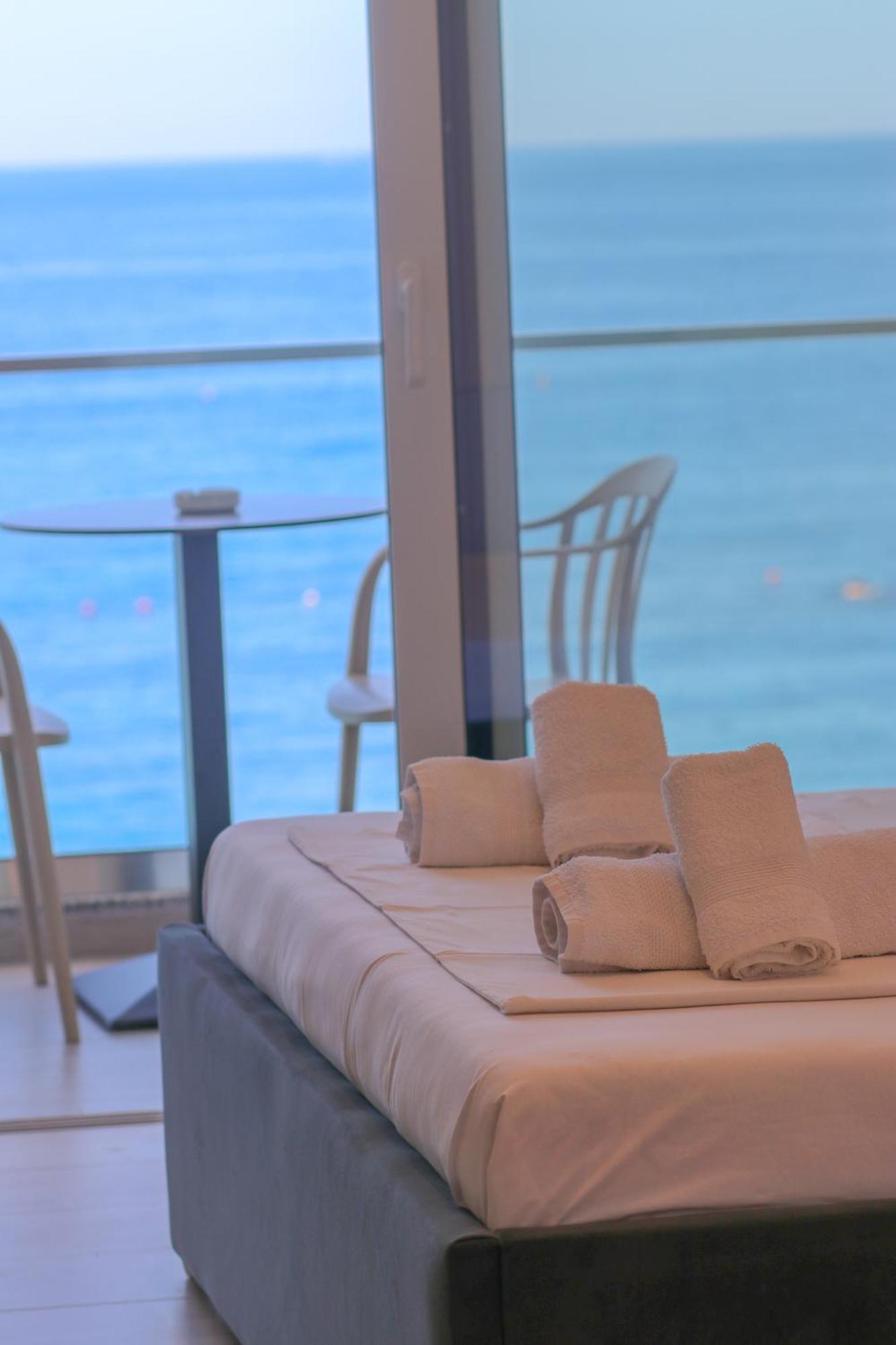 Emily'S Hotel Himare Exterior foto