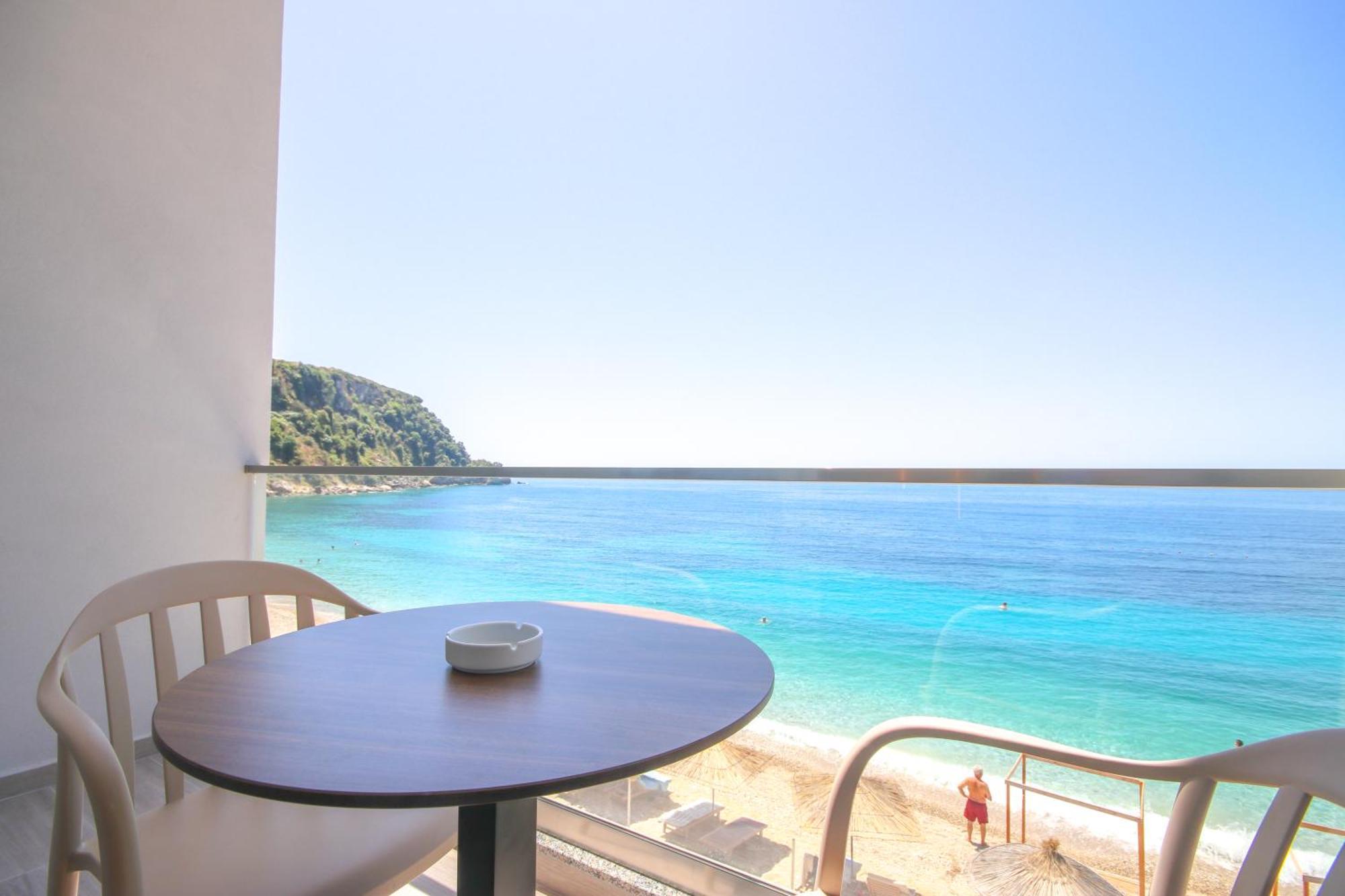 Emily'S Hotel Himare Exterior foto